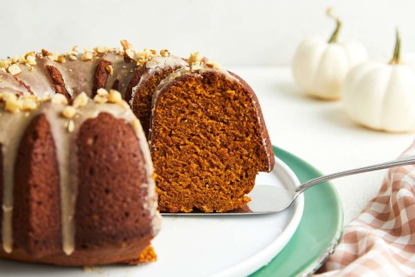 pumpkin-bundt-cake-molly-bolton-hero-2-94c5facaf80948eb8302775d094f2634